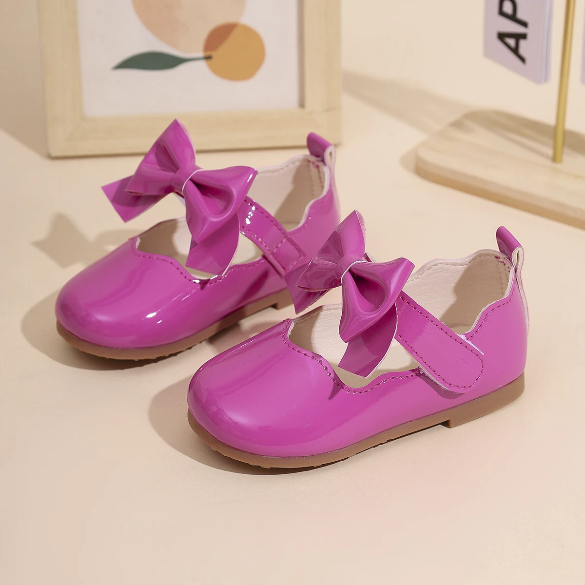 Girls' princess shoes white British style leather shoes summer new children's shoes soft sole Mary Jane little girl single shoes
Girls' princess shoes white British style leather shoes summer new children's shoes soft sole Mary Jane little girl single shoes