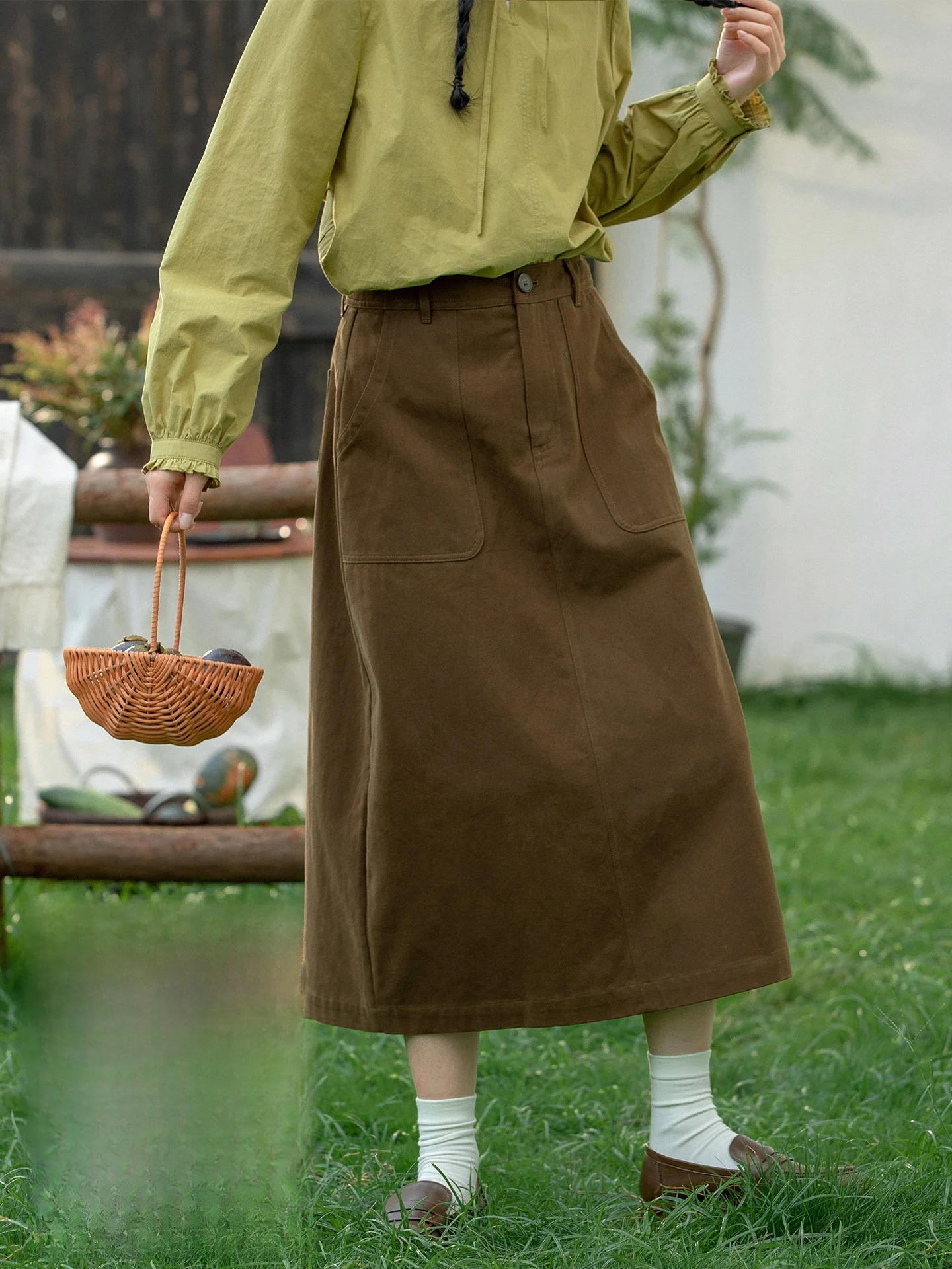 Original Pure Cotton Brown Midi Skirt Women's Autumnal Vintage Casual Versatile Back Split Skirts High Waist A-Line Skirts
Original Pure Cotton Brown Midi Skirt Women's Autumnal Vintage Casual Versatile Back Split Skirts High Waist A-Line Skirts