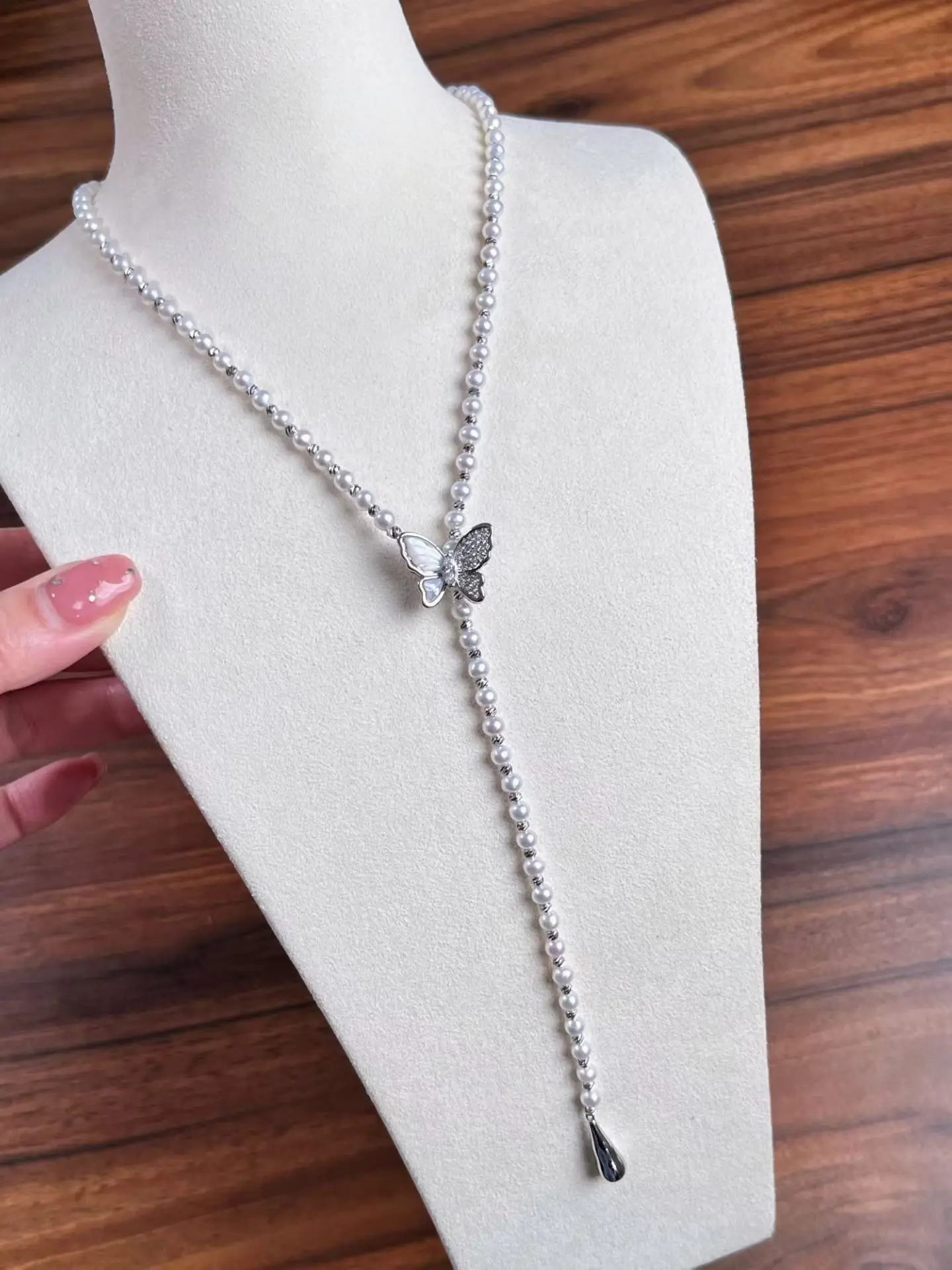 Certificated Natural Freshwater Long Neacklace 60mm Natural White Shell Butterfly Charm Round Bead Sweater Chain Winter Jewelry
Certificated Natural Freshwater Long Neacklace 60mm Natural White Shell Butterfly Charm Round Bead Sweater Chain Winter Jewelry