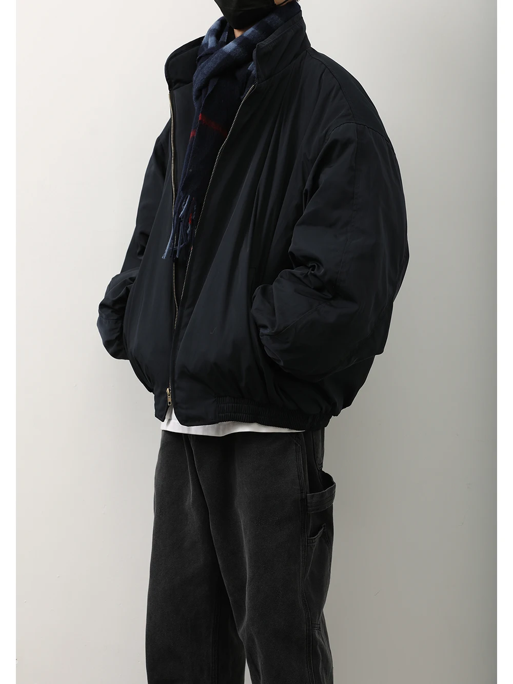 Зимняя мужская куртка LH Store с коротким воротником, свободного кроя, повседневная, теплая, из хлопка и полиэстера, на молнии
Зимняя мужская куртка LH Store с коротким воротником, свободного кроя, повседневная, теплая, из хлопка и полиэстера, на молнии