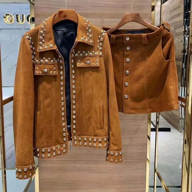 Women Cow Leather Short Jacket Rock Straight Style Spring/Autumn Cow Suede Turn-down Collar Outerwear With Button Decoration2024
Women Cow Leather Short Jacket Rock Straight Style Spring/Autumn Cow Suede Turn-down Collar Outerwear With Button Decoration2024