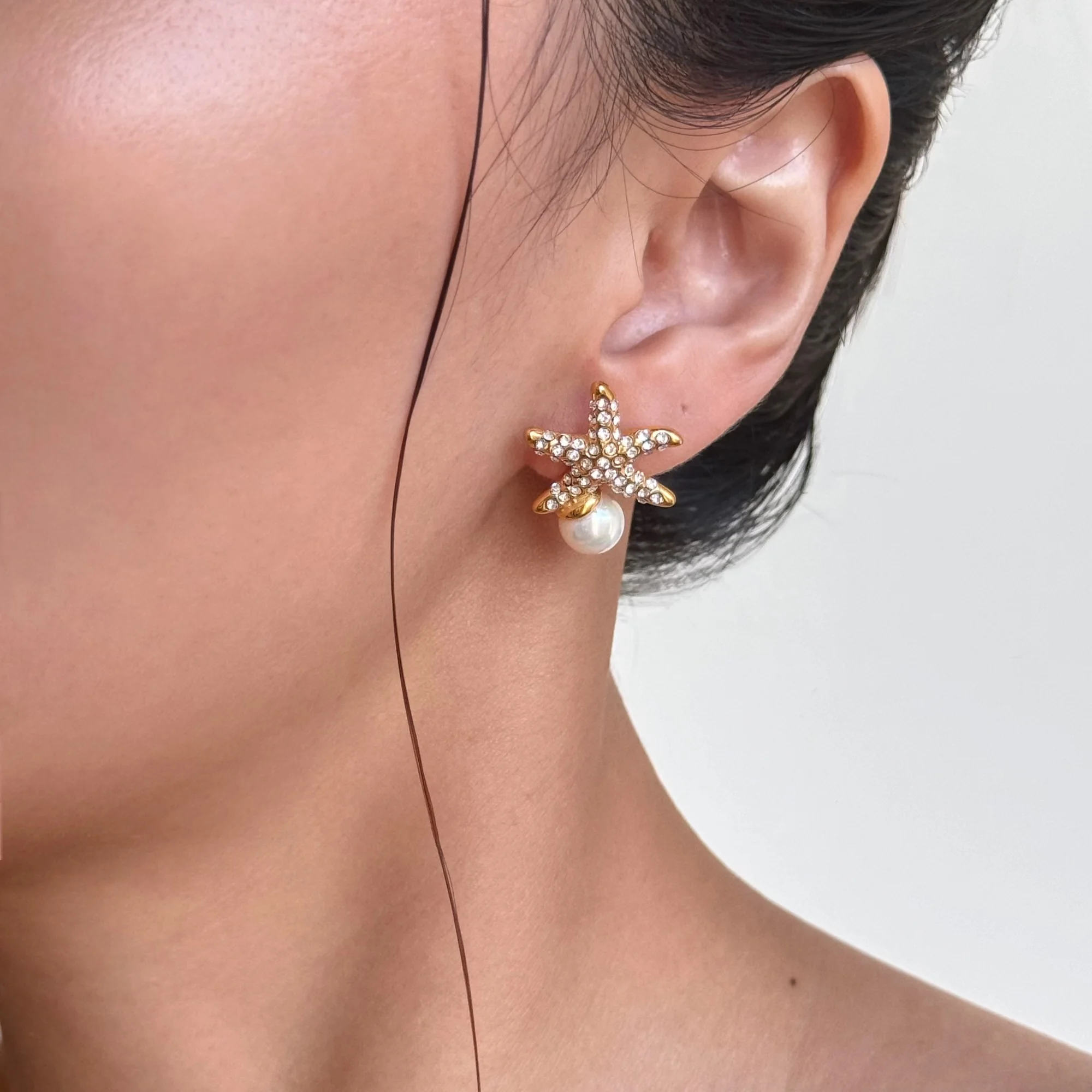 DASEIN NEW 18k Gold Plated Starfish Iced Out Zircon Pearl Earrings Hypoallergenic Stainless Steel Vintage Country Jewelry Women
DASEIN NEW 18k Gold Plated Starfish Iced Out Zircon Pearl Earrings Hypoallergenic Stainless Steel Vintage Country Jewelry Women