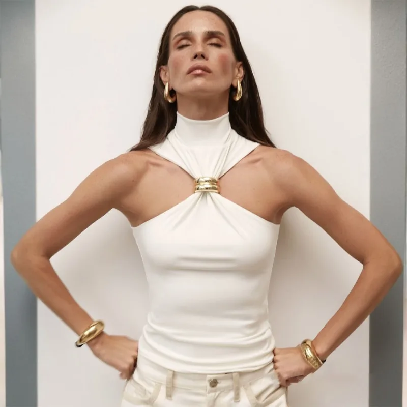 Sexy Sleeveless Backless Metal Ring Halter Women Top Hollow Out Off Shoulder Crop Vest Female Summer Slim Elegant Streetwear
Sexy Sleeveless Backless Metal Ring Halter Women Top Hollow Out Off Shoulder Crop Vest Female Summer Slim Elegant Streetwear