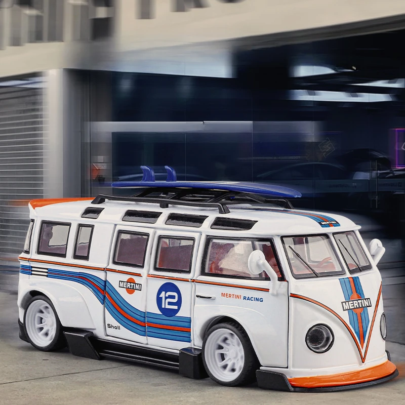 Моделирование 1:32 Volkswagen T1 автобус модифицированный сплав модель автомобиля орнамент детские звуковые и световые игрушки подарок для мальчика
Моделирование 1:32 Volkswagen T1 автобус модифицированный сплав модель автомобиля орнамент детские звуковые и световые игрушки подарок для мальчика