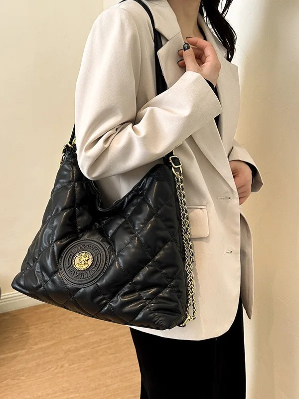 Women's Bag, Single Shoulder, Double Shoulder, Crossbody Bag, Tote Bag, Diamond Grid Embroidered Thread Casual Women's Bag
Women's Bag, Single Shoulder, Double Shoulder, Crossbody Bag, Tote Bag, Diamond Grid Embroidered Thread Casual Women's Bag