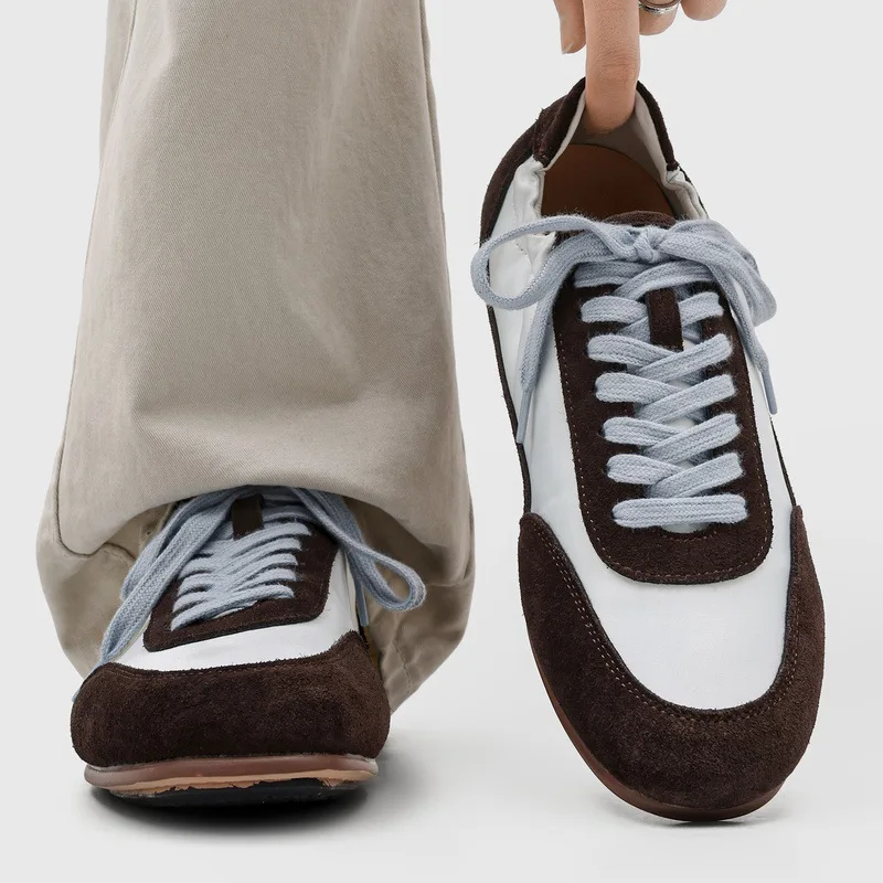high-end retro Men's Shoes Fashion Breathable Comfortable Men's Sneakers and Casual Shoes jogging football shoes Tenis Masculino
high-end retro Men's Shoes Fashion Breathable Comfortable Men's Sneakers and Casual Shoes jogging football shoes Tenis Masculino