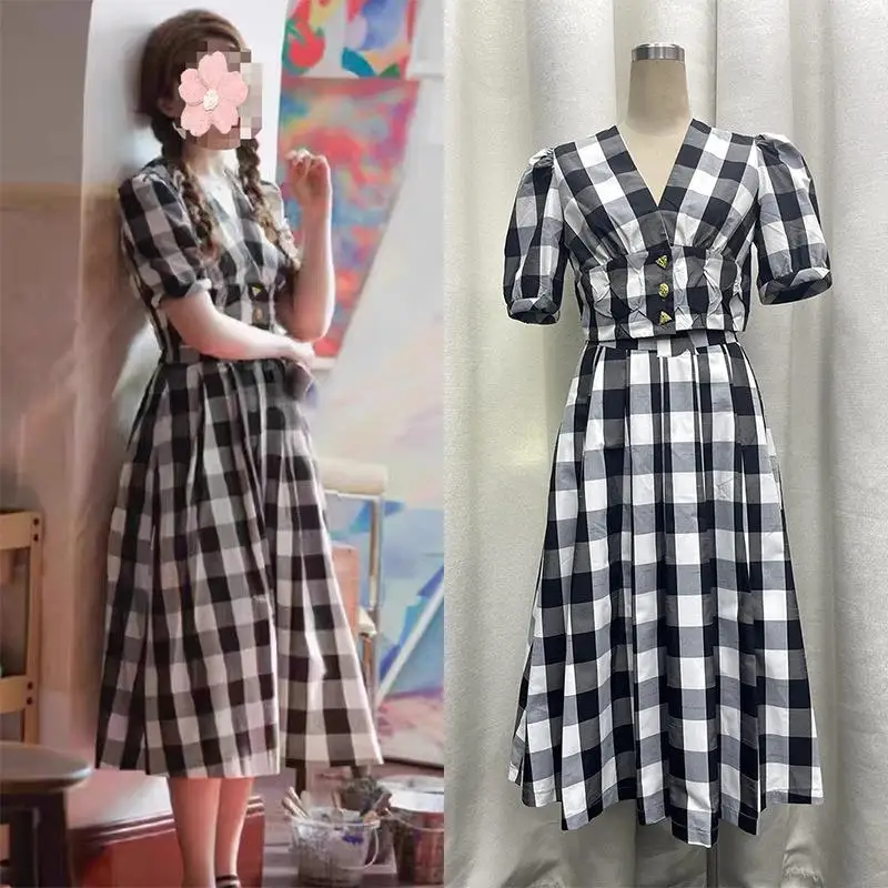 Rose S Summer V-ne Plaid Bubble Sve irt Women's Retro Skirt Trendy Cheered Princ Sve irt Women
Rose S Summer V-ne Plaid Bubble Sve irt Women's Retro Skirt Trendy Cheered Princ Sve irt Women
