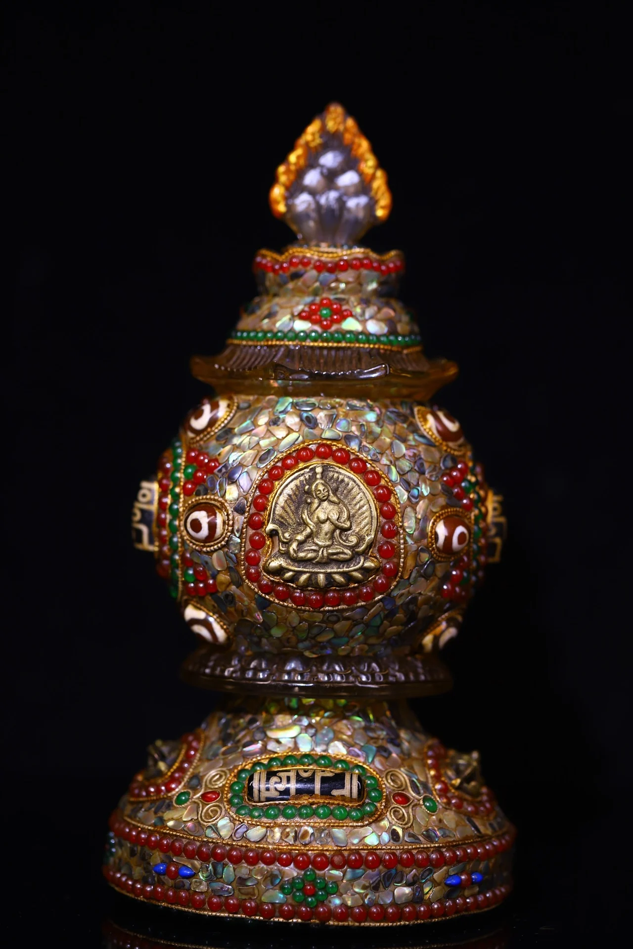 5"Tibetan Temple Collection Old Natural Crystal Mosaic Gem gZi Beads Shell Shakyamuni Buddha Pagoda Stupa Amulet Worship Hall
5"Tibetan Temple Collection Old Natural Crystal Mosaic Gem gZi Beads Shell Shakyamuni Buddha Pagoda Stupa Amulet Worship Hall
