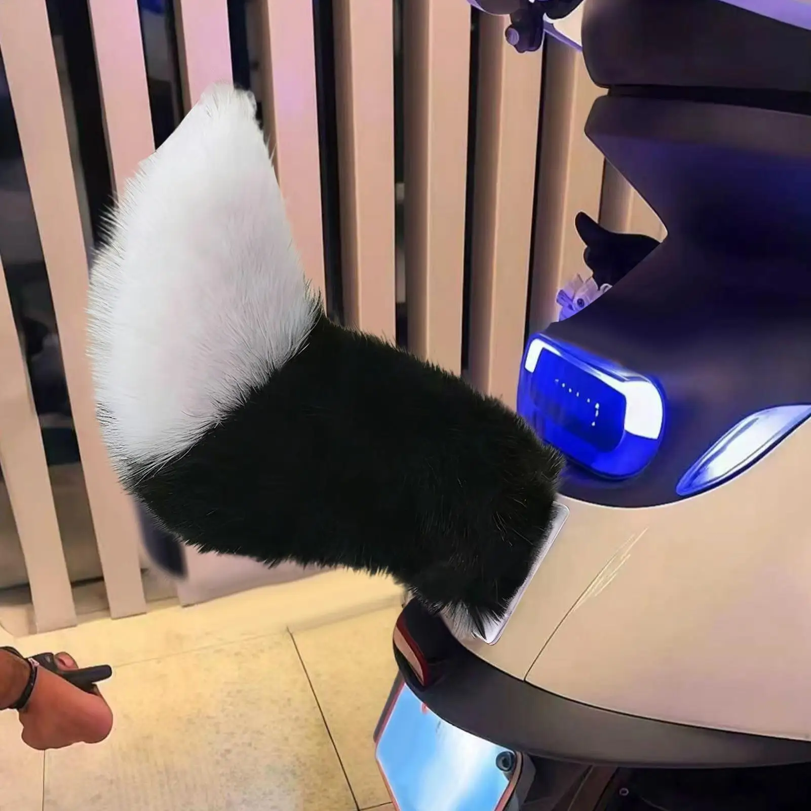 Cosplay Moving Vehicle Tail Ornament, Easy Install Remote Control Decor, Multipurpose Stylish Accessory for Ride and Stage Show
Cosplay Moving Vehicle Tail Ornament, Easy Install Remote Control Decor, Multipurpose Stylish Accessory for Ride and Stage Show