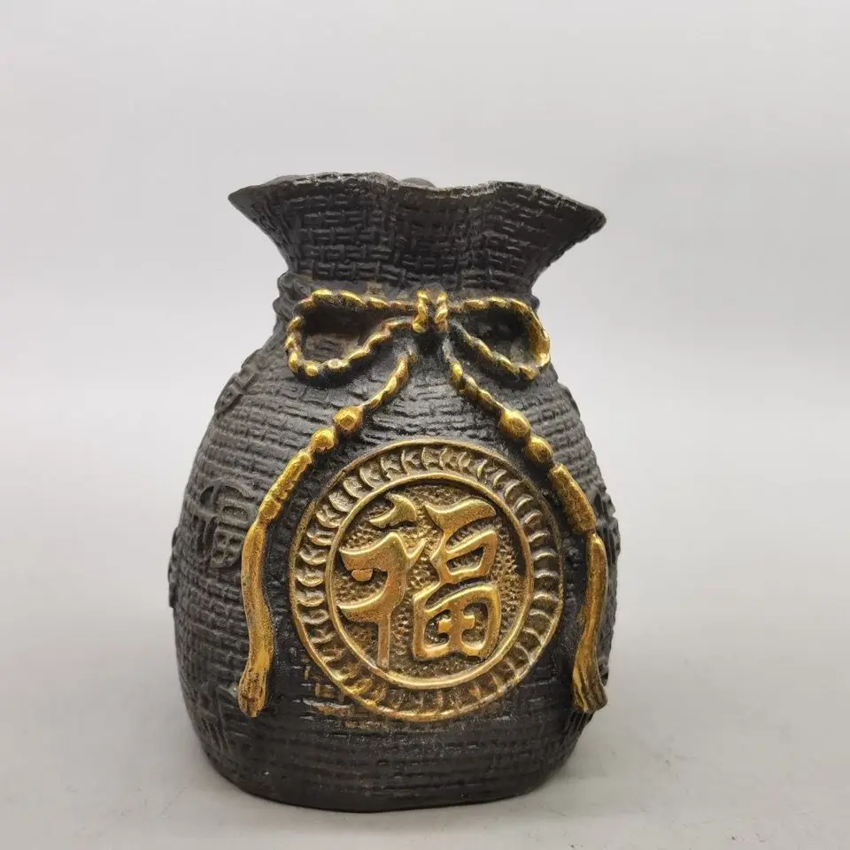 Copper gilt lucky bag, heavy in shape and correct in shape; the whole body is light, elegant in color and ancient in meaning
Copper gilt lucky bag, heavy in shape and correct in shape; the whole body is light, elegant in color and ancient in meaning