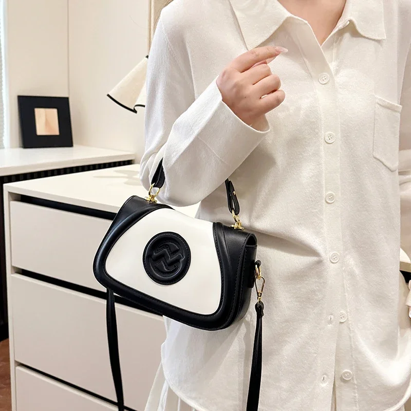 Luxury Famous Designer Women's Crossbody Bag Leather Handbag Shoulder Tote Popular Classic Elegant Fashion
Luxury Famous Designer Women's Crossbody Bag Leather Handbag Shoulder Tote Popular Classic Elegant Fashion