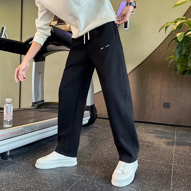 Новые модные брендовые мужские свободные спортивные брюки прямого кроя, повседневные брюки, весенне-осенние комфортные мужские джинсы
Новые модные брендовые мужские свободные спортивные брюки прямого кроя, повседневные брюки, весенне-осенние комфортные мужские джинсы