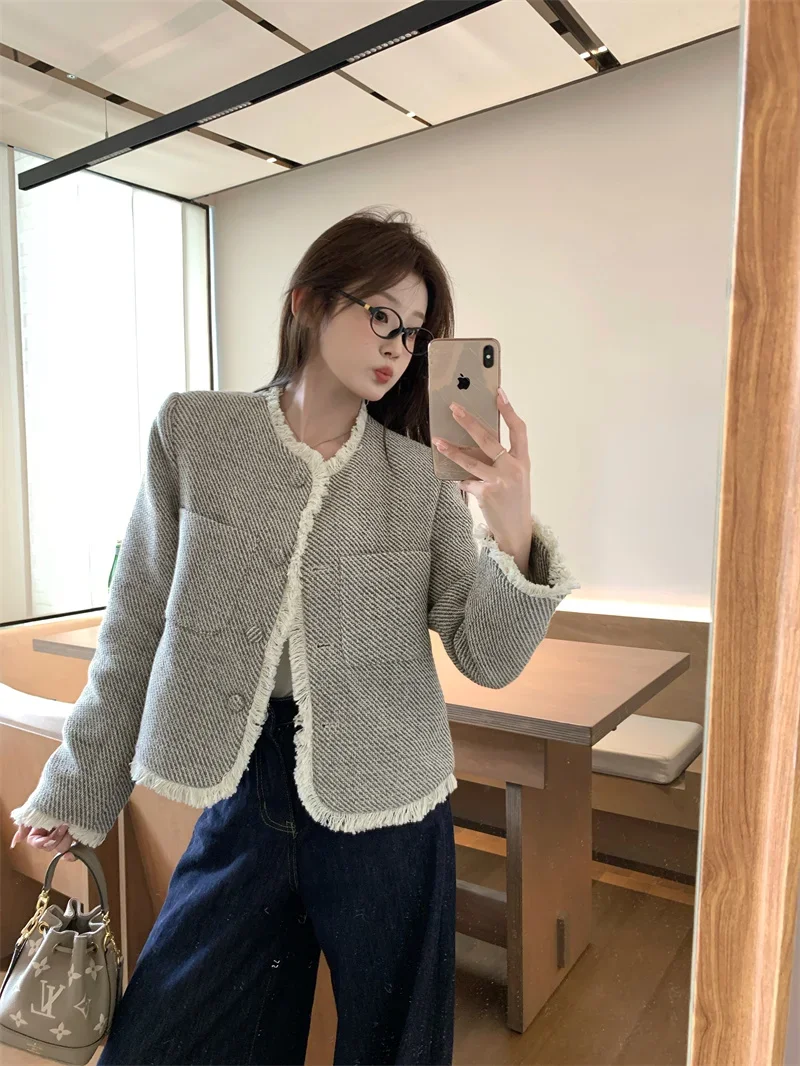 Celebrity Lady Fashion Tassel Hem Short Jacket XL Big Size Women New Fall Winter Elegant Woven Coat O Neck Cardigan Chic Outwear
Celebrity Lady Fashion Tassel Hem Short Jacket XL Big Size Women New Fall Winter Elegant Woven Coat O Neck Cardigan Chic Outwear