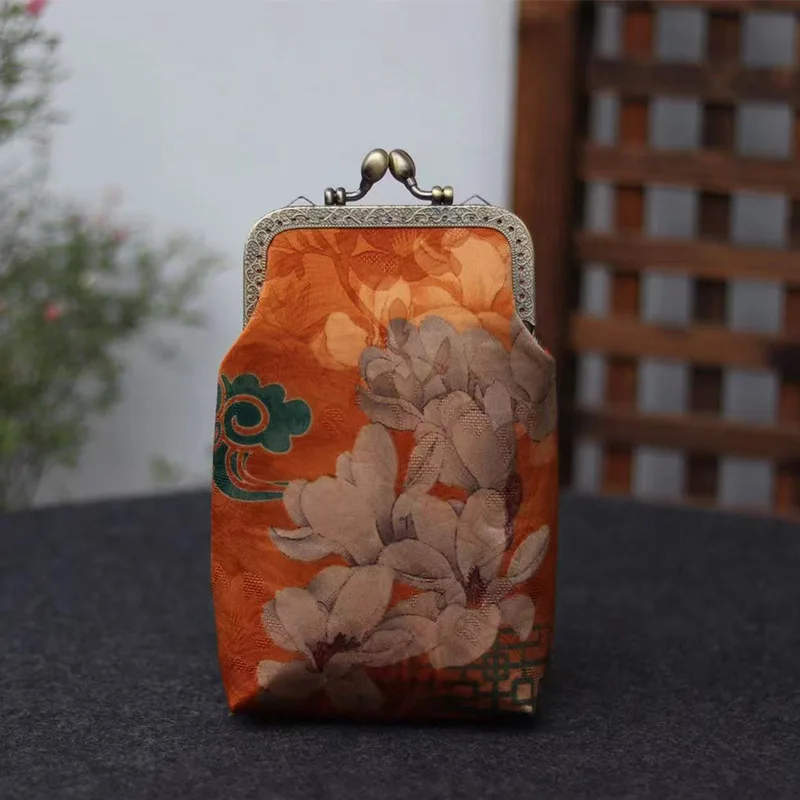 Women's Casual Retro Crossbody Phone Bag Mulberry Silk Jacquard Woven Brocade Waist Bag Fashionable Mobile Carrier B1
Women's Casual Retro Crossbody Phone Bag Mulberry Silk Jacquard Woven Brocade Waist Bag Fashionable Mobile Carrier B1