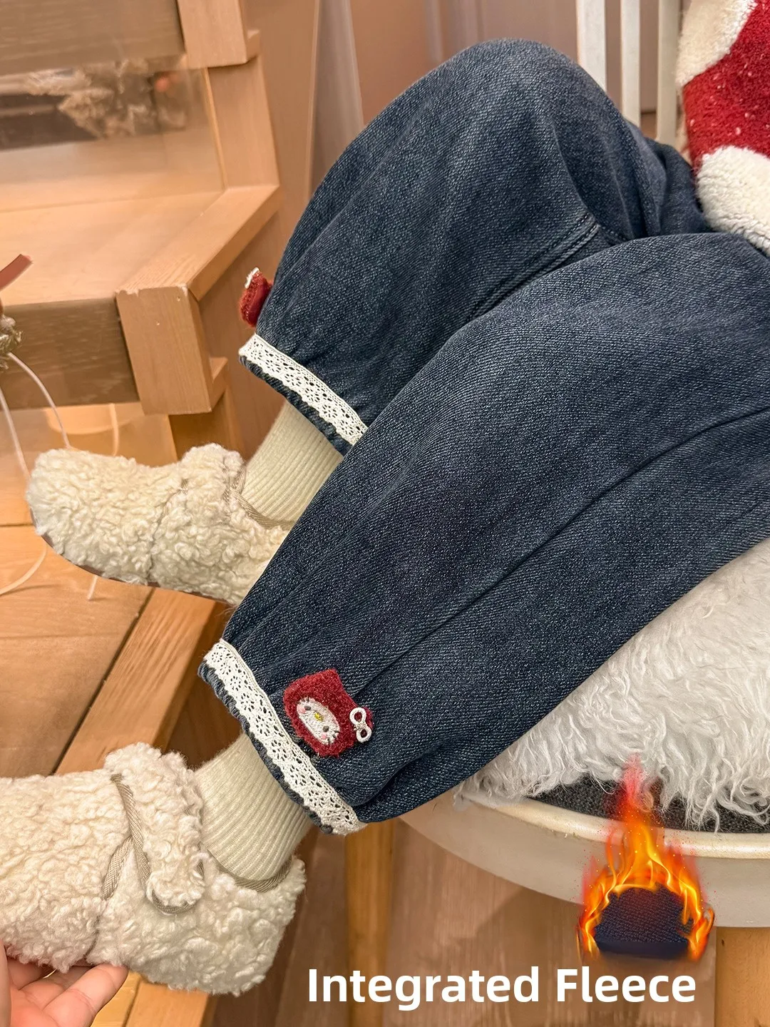 Girls Fleece Lined Wide Leg Denim Pants Thickened Integrated Fleece Autumn Winter Outerwear Cute Children's Jeans Princess Style
Girls Fleece Lined Wide Leg Denim Pants Thickened Integrated Fleece Autumn Winter Outerwear Cute Children's Jeans Princess Style