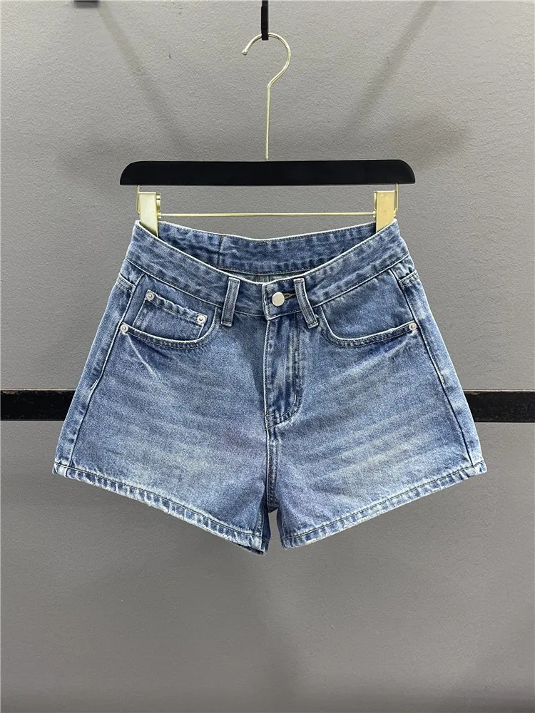 Retro Blue Denim Shorts Women's Summer 2026 Loose Slimming Versatile Casual A-Line Wide Leg Pants Hot Shorts Casual Jeans
Retro Blue Denim Shorts Women's Summer 2026 Loose Slimming Versatile Casual A-Line Wide Leg Pants Hot Shorts Casual Jeans