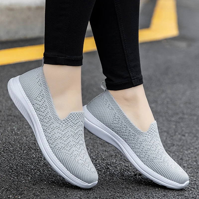 Женские кроссовки из сетчатого дышащего материала, комфортные, мягкие, однотонные, модные, легкие.
Женские кроссовки из сетчатого дышащего материала, комфортные, мягкие, однотонные, модные, легкие.