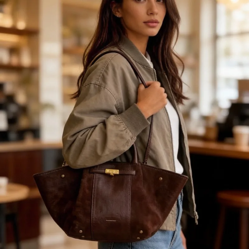 Stylish Diaper Bag Minimalist Solid Color Leather Shoulder Bag Luxury Ladies Crossbody Purse For Daily Commuter And Party
Stylish Diaper Bag Minimalist Solid Color Leather Shoulder Bag Luxury Ladies Crossbody Purse For Daily Commuter And Party