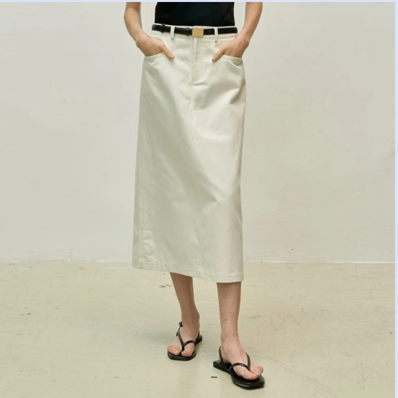 Swedish niche 24 year spring/summer new casual solid color medium long high waisted denim A-line skirt
Swedish niche 24 year spring/summer new casual solid color medium long high waisted denim A-line skirt