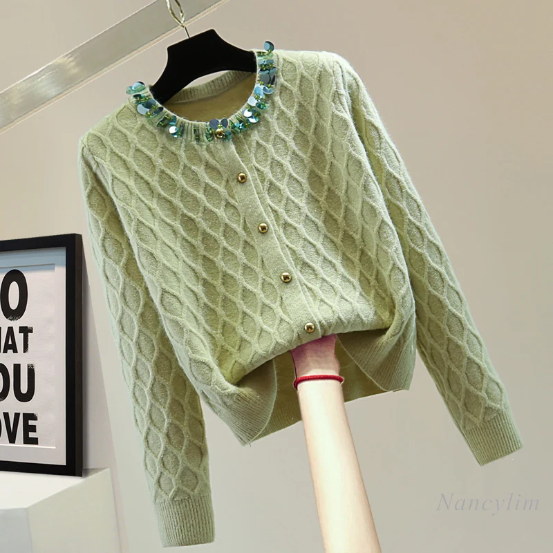 Женский вязаный кардиган с блестками и круглым вырезом и длинными рукавами, зима 2024, короткий однотонный яркий шелковый свитер с высокой талией, топ
Женский вязаный кардиган с блестками и круглым вырезом и длинными рукавами, зима 2024, короткий однотонный яркий шелковый свитер с высокой талией, топ