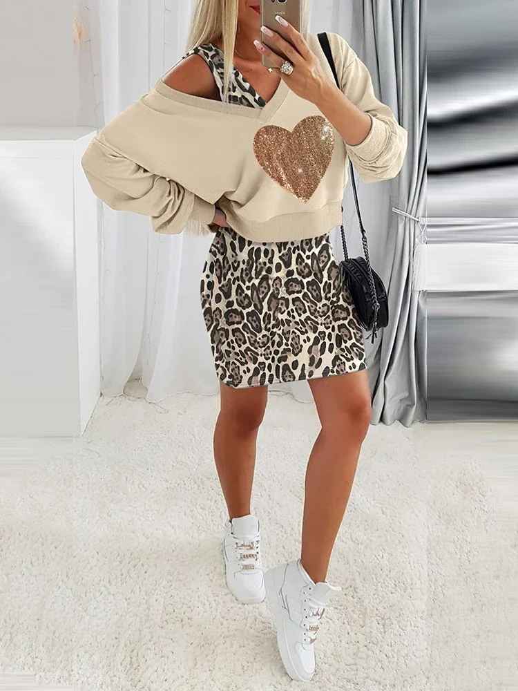 Casual Sets Women 2 Piece Suits Contrast Sequin Heart Pattern V-Neck Sweatshirt Leopard Print Sleeveless Tank Dress Set Outfits
Casual Sets Women 2 Piece Suits Contrast Sequin Heart Pattern V-Neck Sweatshirt Leopard Print Sleeveless Tank Dress Set Outfits