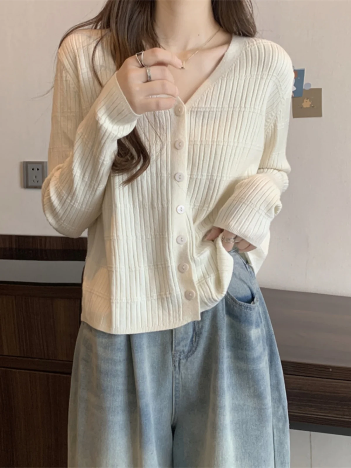 Slimming V-Neck Knitted Open Cardigan Sweater Women's Autumn Fashion plus Size Beautiful Base Layer Top Quality Korean Style
Slimming V-Neck Knitted Open Cardigan Sweater Women's Autumn Fashion plus Size Beautiful Base Layer Top Quality Korean Style