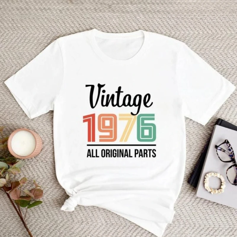 Футболка All Original Parts Vintage 1976, подарок на 50-летие, подарок для мужчин и женщин, футболка для лучшего друга, универсальная футболка с принтом, топы
Футболка All Original Parts Vintage 1976, подарок на 50-летие, подарок для мужчин и женщин, футболка для лучшего друга, универсальная футболка с принтом, топы