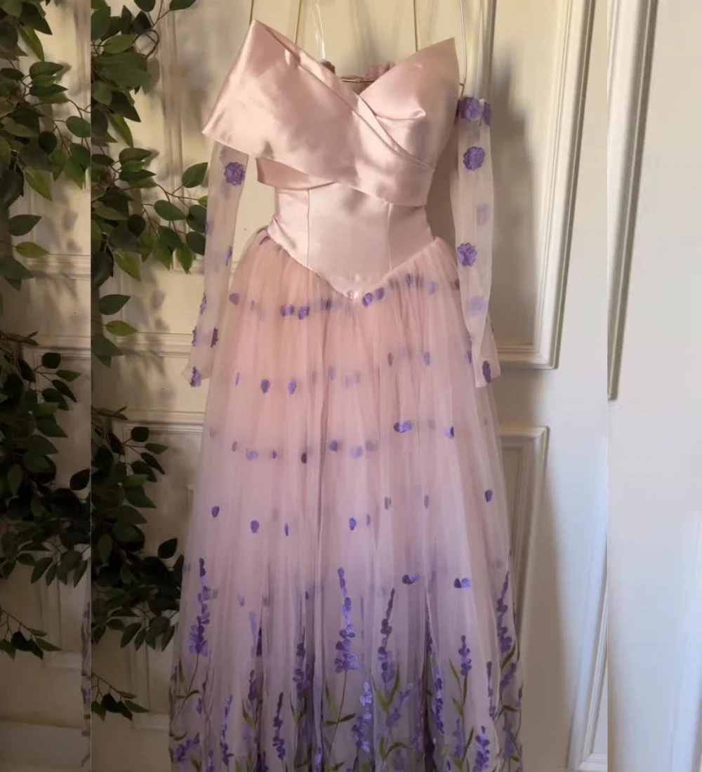 Customized Formal Net Pleat Sequined Applique Pattern A-line Off-the-shoulder Long Bespoke Occasion Evening Dresses
Customized Formal Net Pleat Sequined Applique Pattern A-line Off-the-shoulder Long Bespoke Occasion Evening Dresses