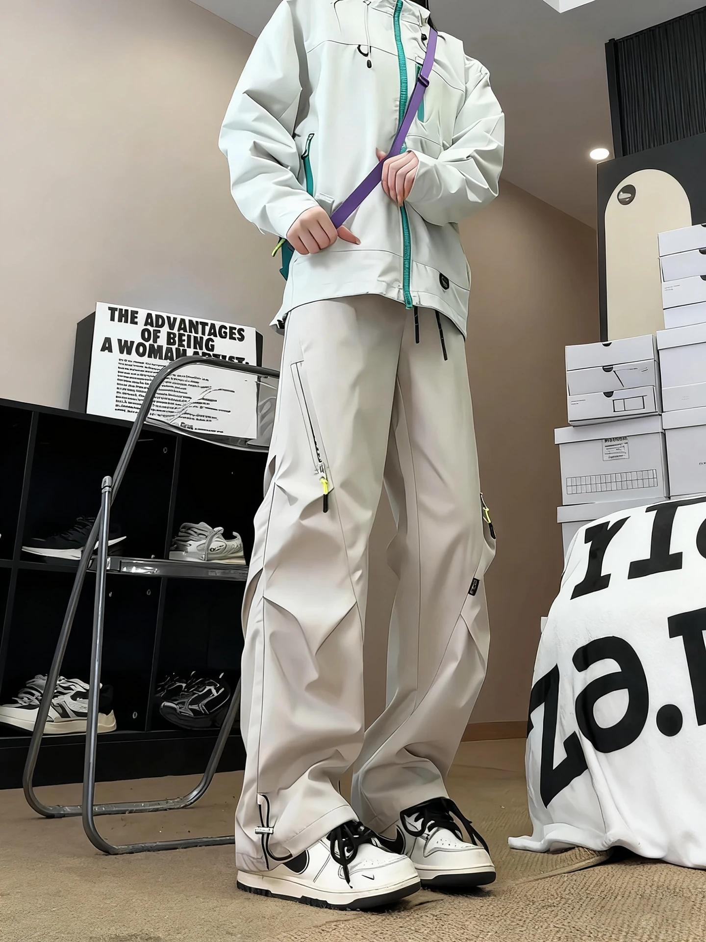 Американские уличные водонепроницаемые ветрозащитные брюки-карго унисекс, осенние, с боковой молнией, рабочие, свободного кроя, повседневные брюки
Американские уличные водонепроницаемые ветрозащитные брюки-карго унисекс, осенние, с боковой молнией, рабочие, свободного кроя, повседневные брюки