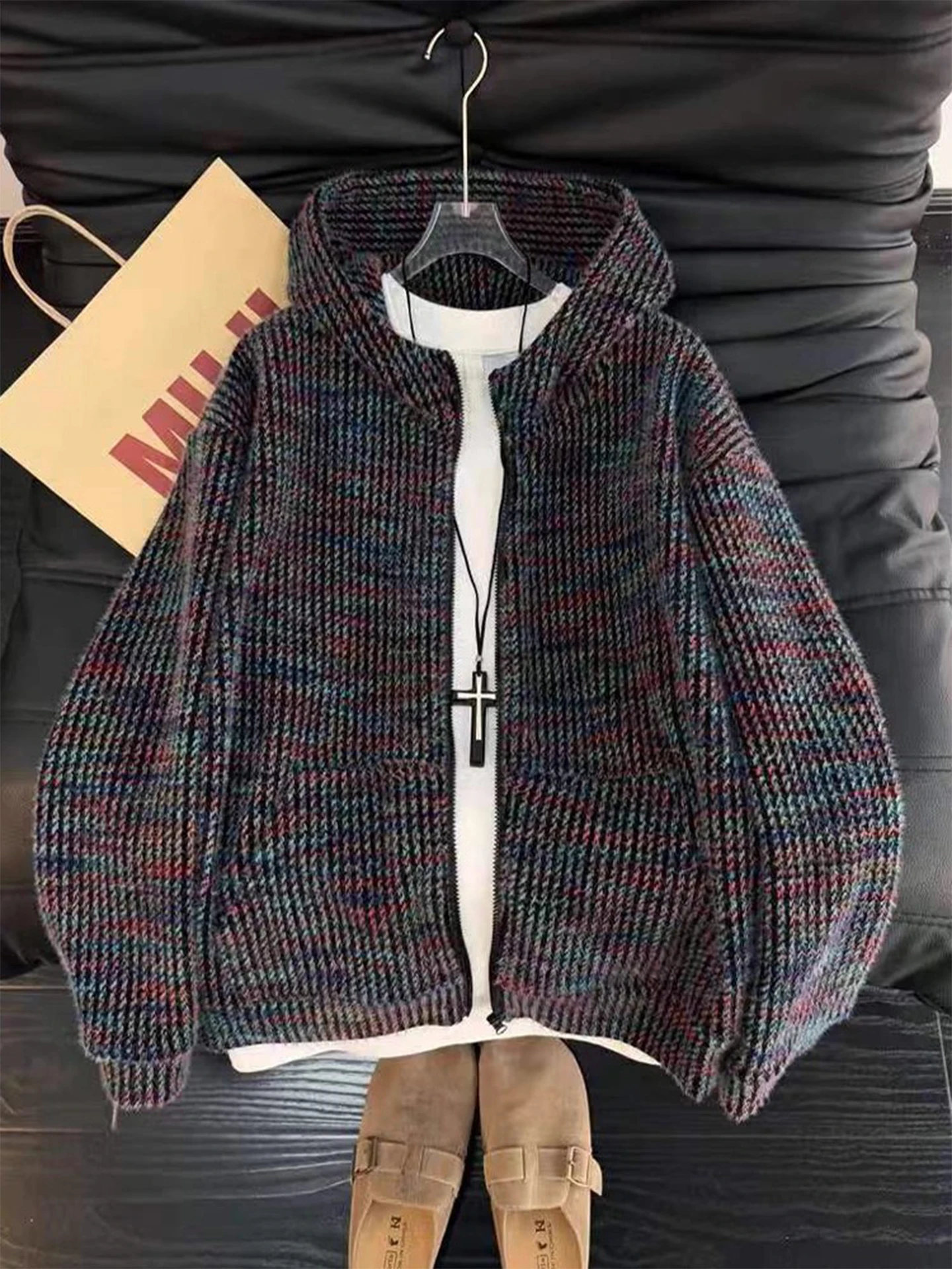 Мужской зимний кардиган-худи в клетку в американском ретро-стиле, с капюшоном, премиум-класса, для создания непринужденного образа, верхняя одежда
Мужской зимний кардиган-худи в клетку в американском ретро-стиле, с капюшоном, премиум-класса, для создания непринужденного образа, верхняя одежда