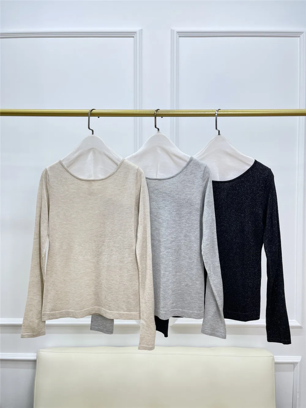 24 Autumn Women's Solid color Pullover Sweater Cashmere Silk Knitted Bottoming High Quality
24 Autumn Women's Solid color Pullover Sweater Cashmere Silk Knitted Bottoming High Quality