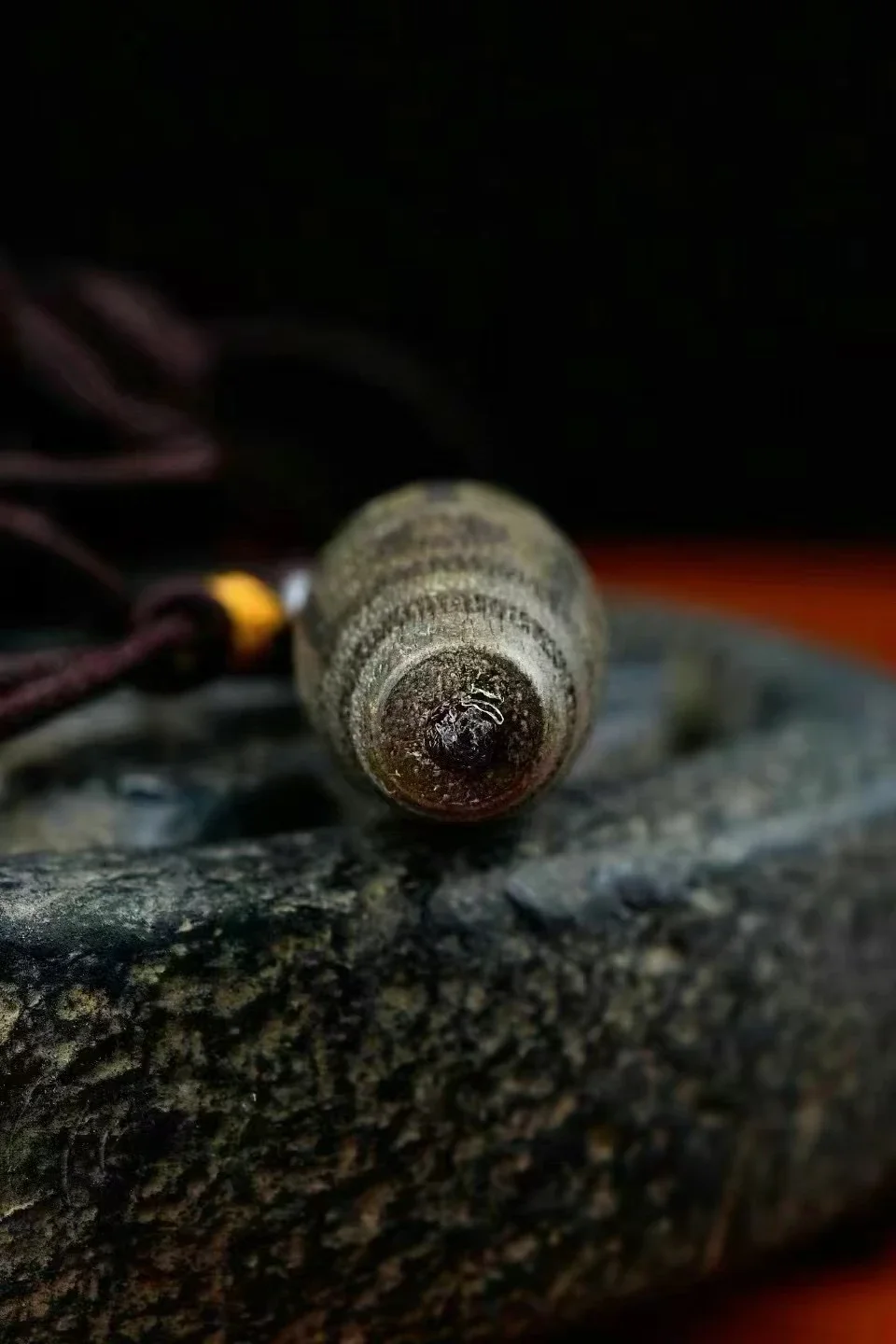 Natural old material Vietnam Nha Trang Qi Nan incense pendant carving literature fine carving small dzi necklace pendant
Natural old material Vietnam Nha Trang Qi Nan incense pendant carving literature fine carving small dzi necklace pendant