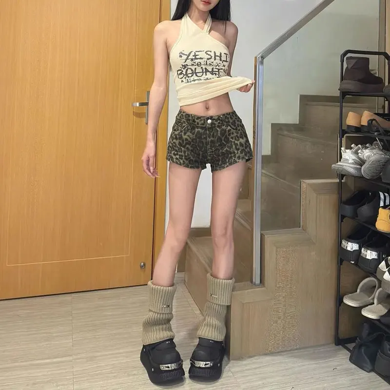 Vintage High Street Leopard Sexy Denim Shorts Women's Clothing Hotsweet Spring Summer High Waist Stylish A-Line Button Shorts
Vintage High Street Leopard Sexy Denim Shorts Women's Clothing Hotsweet Spring Summer High Waist Stylish A-Line Button Shorts