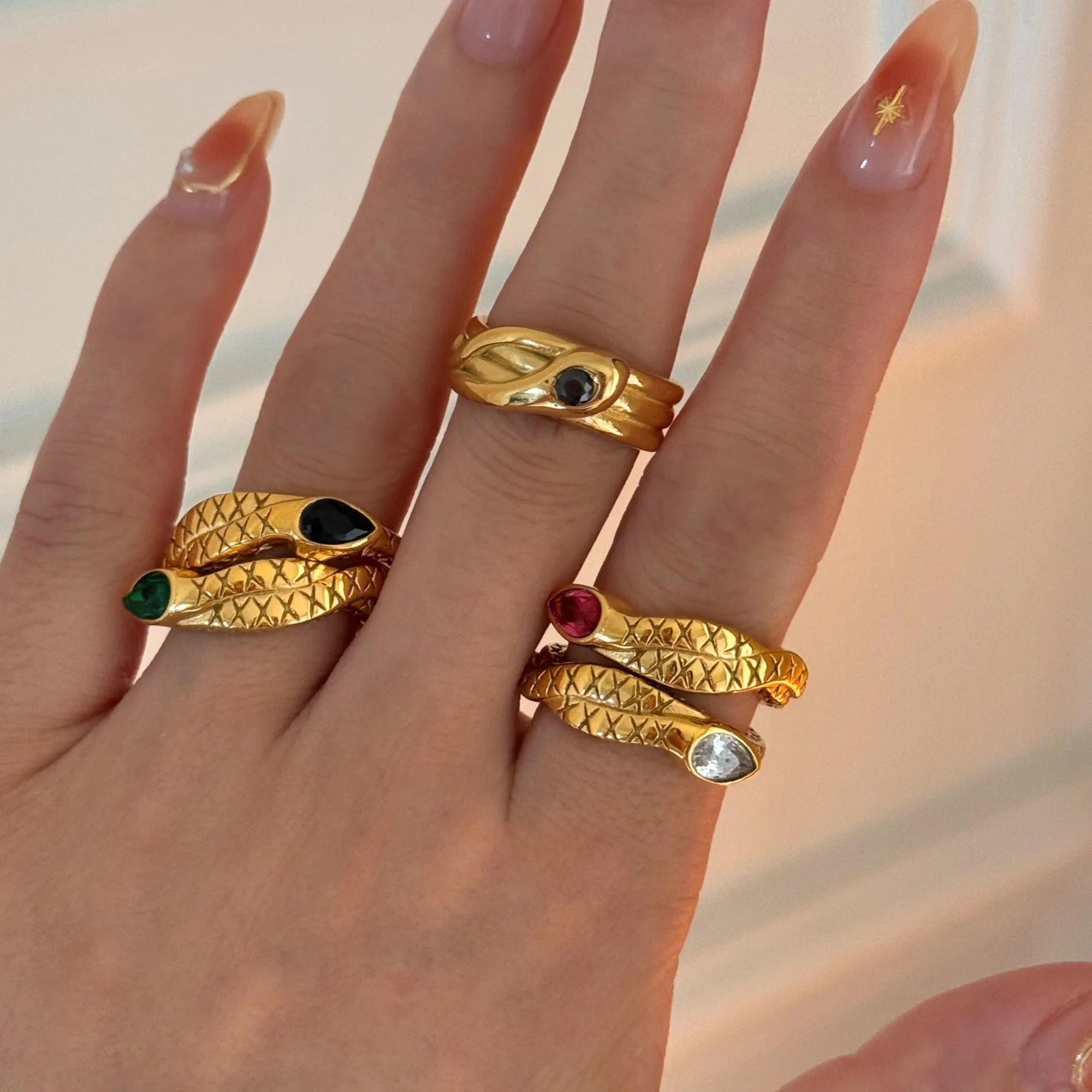DASEIN New Vintage 3A Zircon Snake Ring 18k Gold Plated Stainless Steel India Fashion Jewelry for Women Men Unisex Accessories
DASEIN New Vintage 3A Zircon Snake Ring 18k Gold Plated Stainless Steel India Fashion Jewelry for Women Men Unisex Accessories