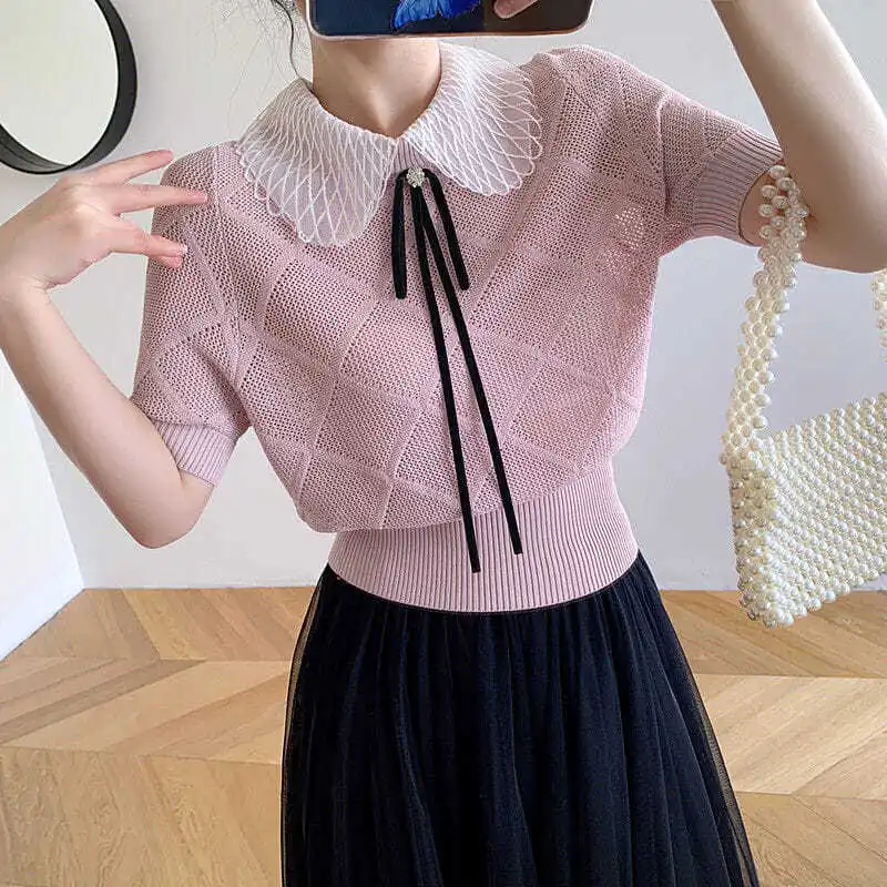 Women’s Elegant Lace Patchwork Doll Collar Thin Knitted Tops Summer New Chic Bow Loose Short Sleeve Plaid Pullovers
Women’s Elegant Lace Patchwork Doll Collar Thin Knitted Tops Summer New Chic Bow Loose Short Sleeve Plaid Pullovers