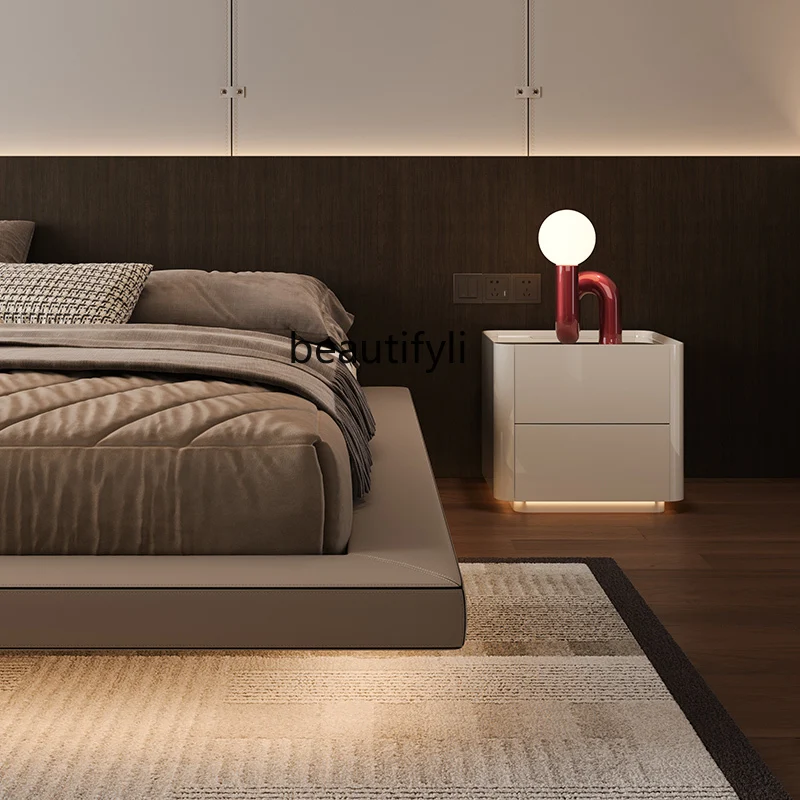 Italian minimalist light luxury square bedside table bedside light cabinet modern bedroom storage cabinet
Italian minimalist light luxury square bedside table bedside light cabinet modern bedroom storage cabinet