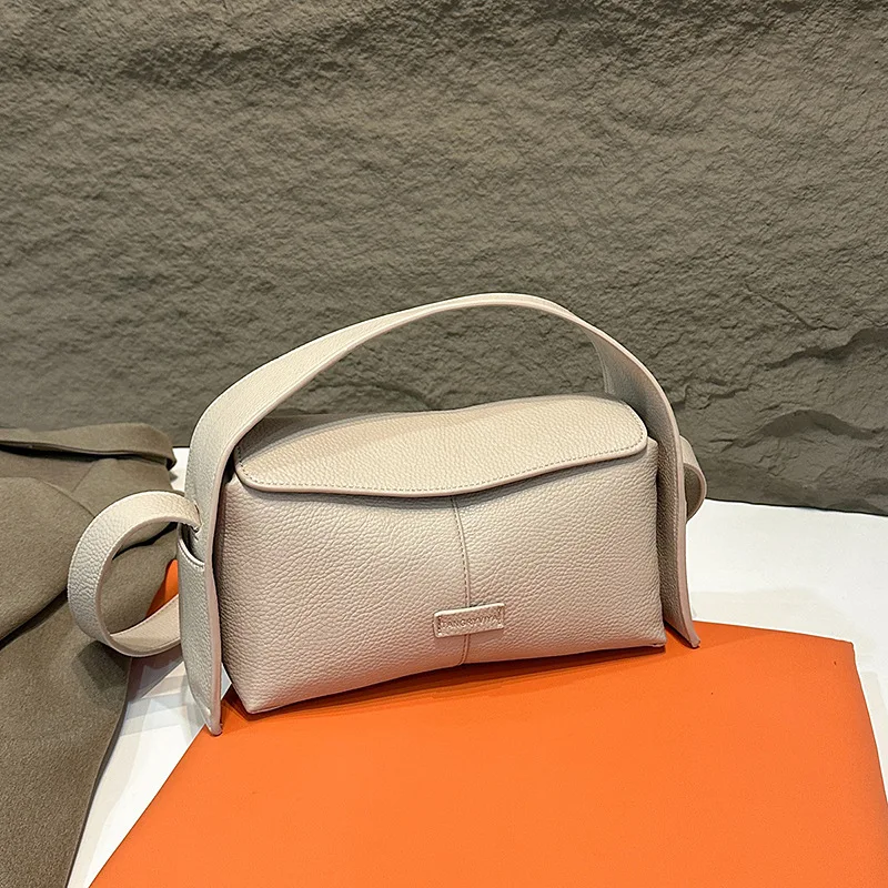 Текстурированная квадратная сумка 2025 года, роскошная женская сумка через плечо, модная сумка через плечо, минималистичная сумка «день-ночь», шикарная пригородная сумка
Текстурированная квадратная сумка 2025 года, роскошная женская сумка через плечо, модная сумка через плечо, минималистичная сумка «день-ночь», шикарная пригородная сумка 