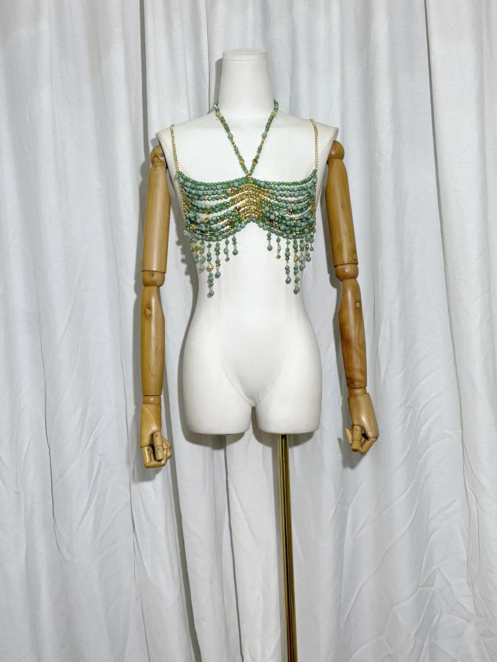 2025 New Women Handmade Body Chain Camis Vest Hollow Out Vermilion Bead Adjustable Halter Top Bikini Bra Beachwear Top women
2025 New Women Handmade Body Chain Camis Vest Hollow Out Vermilion Bead Adjustable Halter Top Bikini Bra Beachwear Top women