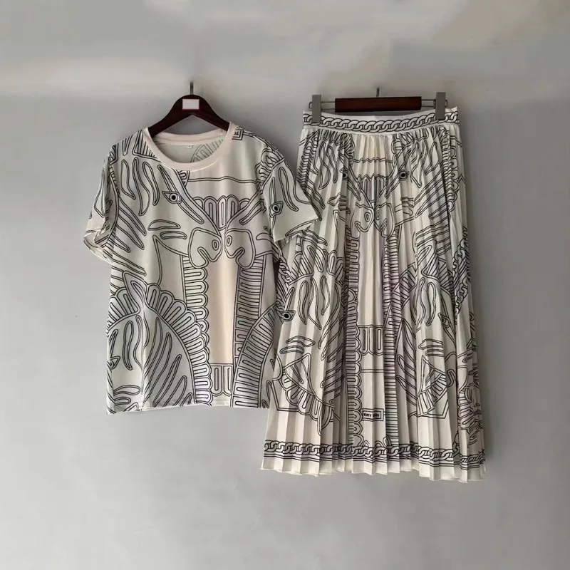 Women's Retro Geometric Print Straight Neck Short Sleeved Two-piece Set+high Waist Loose Pleated Skirt 2025 Summer Fashion Set
Women's Retro Geometric Print Straight Neck Short Sleeved Two-piece Set+high Waist Loose Pleated Skirt 2025 Summer Fashion Set