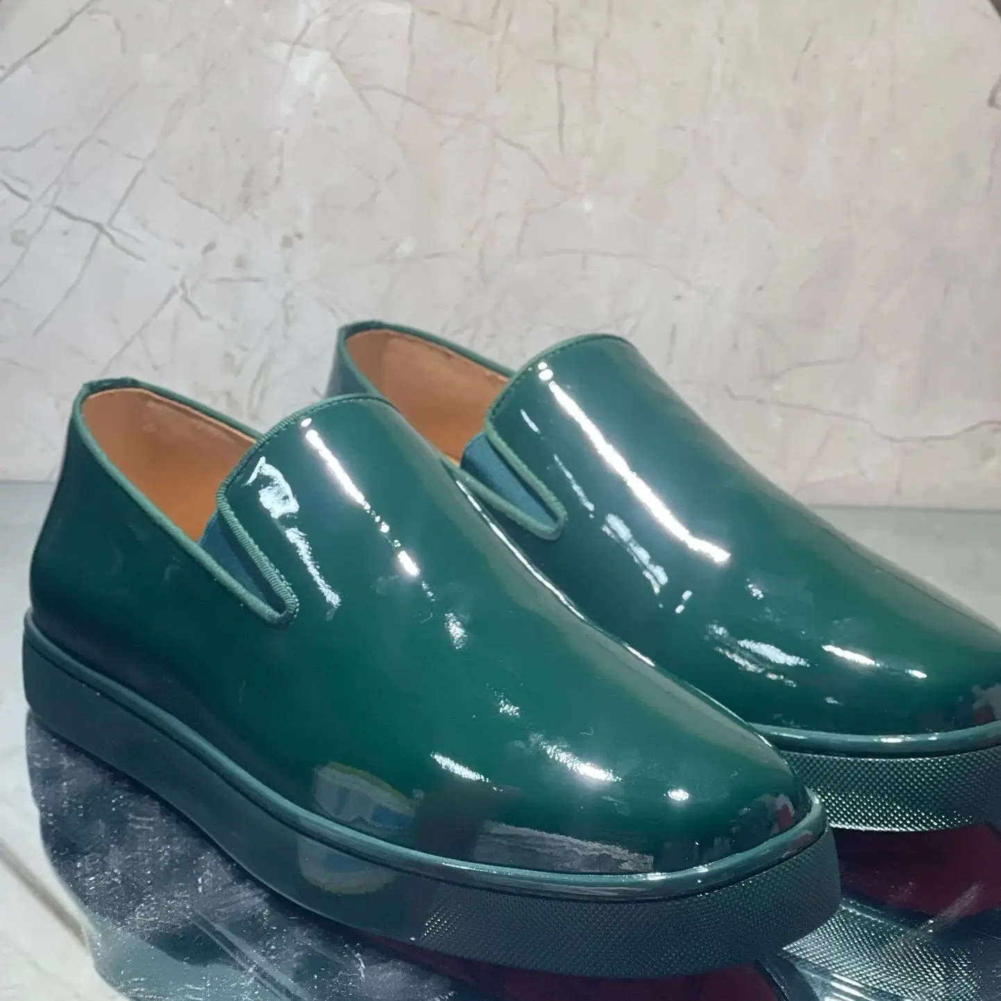 Luxury Men's Shoes Plus Size 48 Low Top Green Patent Leather Sneakers Red Sole Shoes Slip On Rivet Casual Shoes Custom Shoes
Luxury Men's Shoes Plus Size 48 Low Top Green Patent Leather Sneakers Red Sole Shoes Slip On Rivet Casual Shoes Custom Shoes