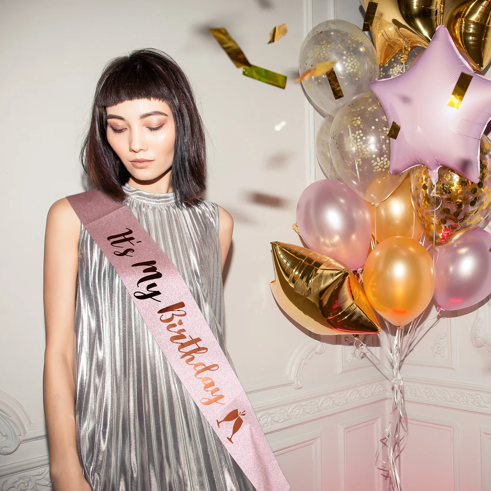 1Pcs Birthday Etiquette Shoulder Sash Glitter Cloth Shiny Birthday Party Sash Memorable Celebration Favor Party Favor 
1Pcs Birthday Etiquette Shoulder Sash Glitter Cloth Shiny Birthday Party Sash Memorable Celebration Favor Party Favor