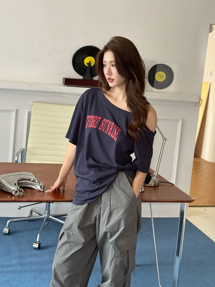 Женская летняя футболка Street Sle свободного кроя с открытыми плечами, новая модель в стиле ретро, американский стиль Spicy Girl, хлопковая, с коротким рукавом
Женская летняя футболка Street Sle свободного кроя с открытыми плечами, новая модель в стиле ретро, американский стиль Spicy Girl, хлопковая, с коротким рукавом