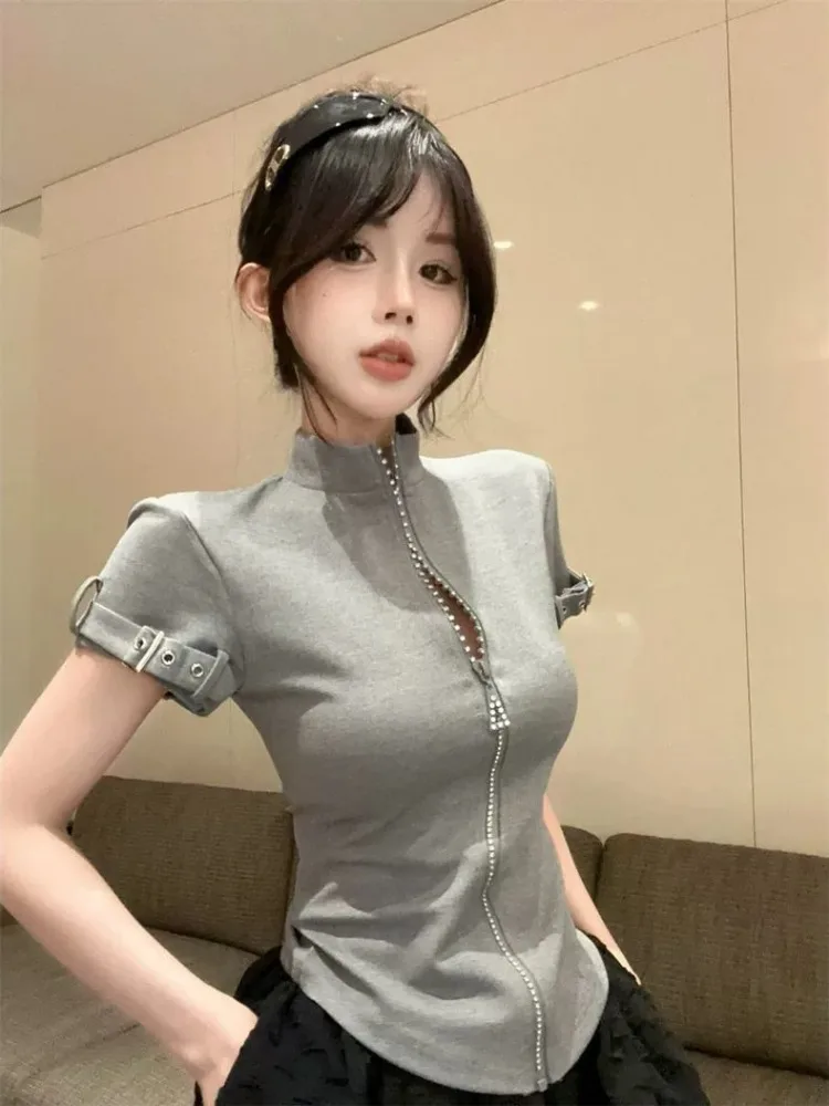 Y2k Retro Flash Diamond Zipper Slim Fit T-shirts Summer Black All-match Top for Women 2025 New Short Sleeve Tee Shirt
Y2k Retro Flash Diamond Zipper Slim Fit T-shirts Summer Black All-match Top for Women 2025 New Short Sleeve Tee Shirt