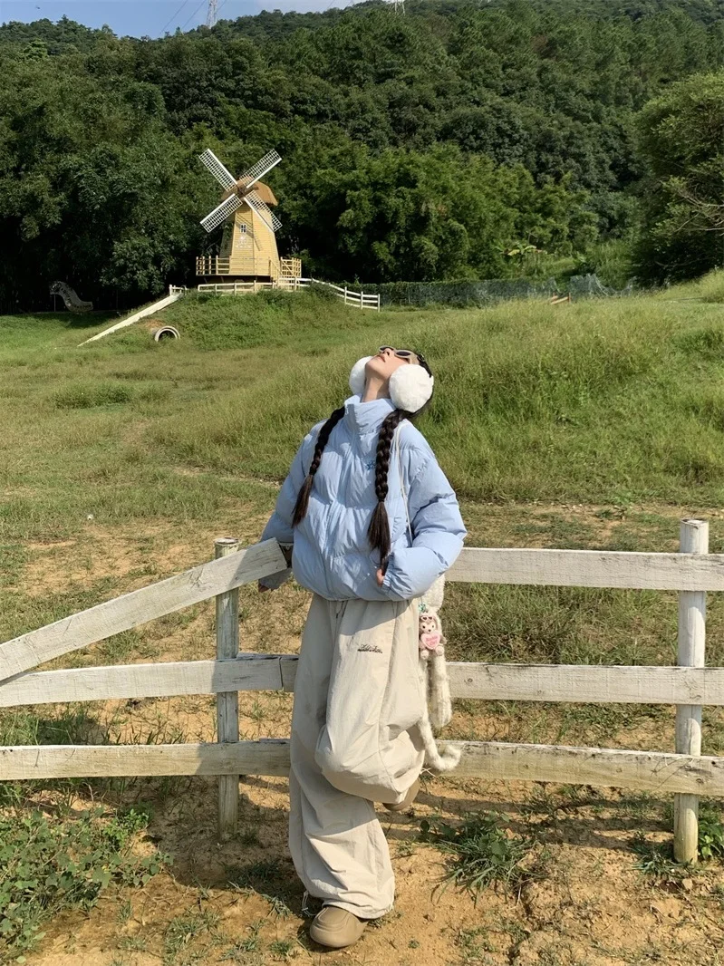 Американская ретро-куртка с воротником-стойкой из хлопка, женская зимняя универсальная свободная повседневная хлопковая одежда
Американская ретро-куртка с воротником-стойкой из хлопка, женская зимняя универсальная свободная повседневная хлопковая одежда