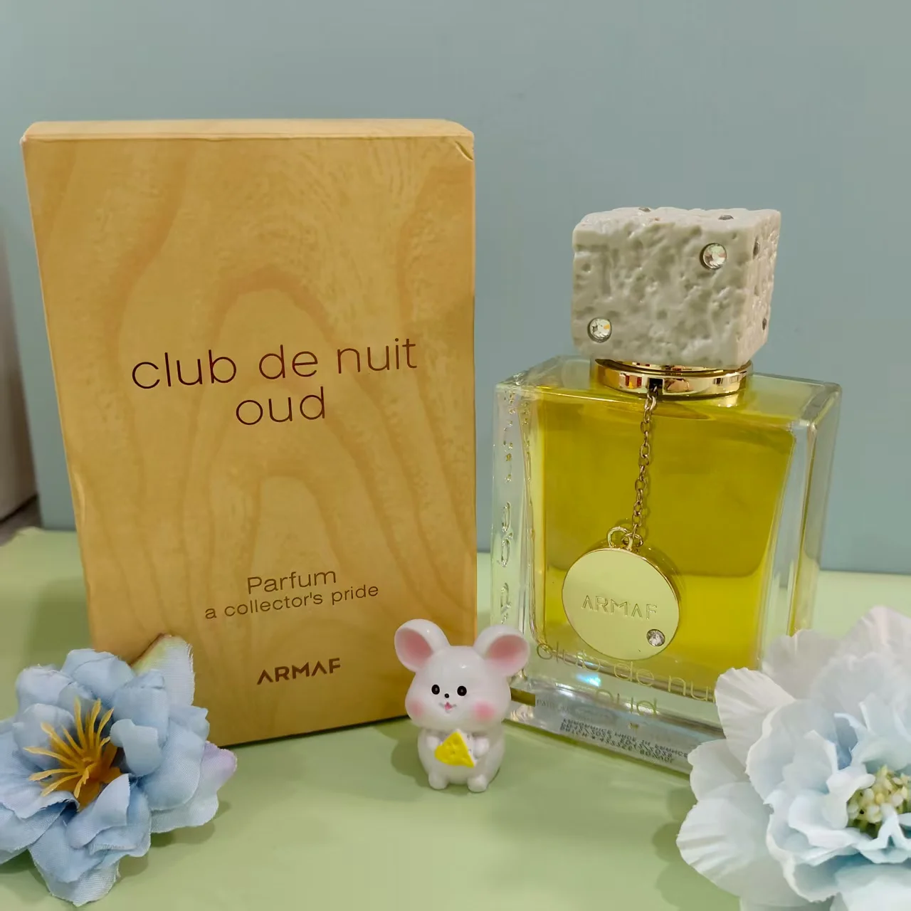 Armaf Club De Nuit Oud Unisex Eau De Toilette Spray 3.6 Oz - Long Lasting Fragrance for Men And Women
Armaf Club De Nuit Oud Unisex Eau De Toilette Spray 3.6 Oz - Long Lasting Fragrance for Men And Women