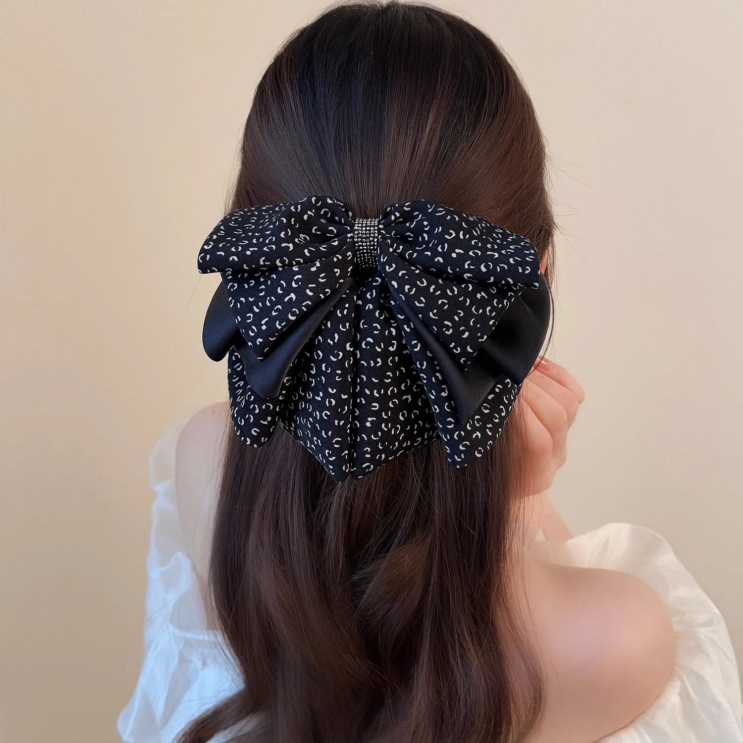 Korean Style Leopard Print Double Bow Hair Claw Clips Rhinestone Center Women Daily Elegant Lazy Bun Hair Accessories
Korean Style Leopard Print Double Bow Hair Claw Clips Rhinestone Center Women Daily Elegant Lazy Bun Hair Accessories