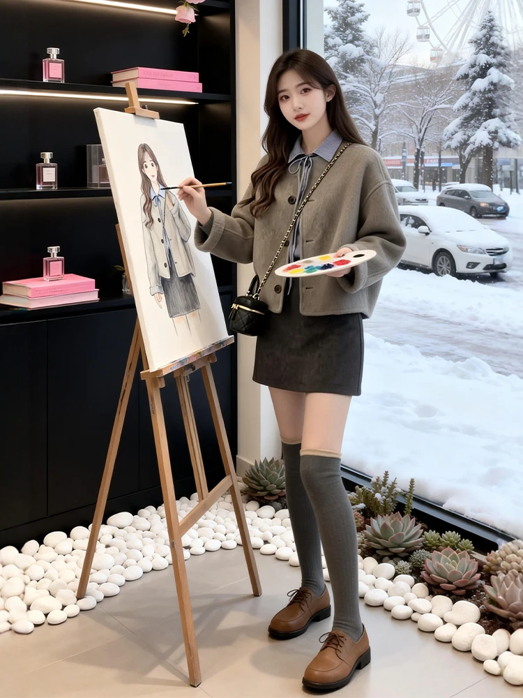 Gray Woolen Coat Shirt Half Skirt Three-piece Set Winter Commute Style plus Size Korean Fashion Warm Fluffy High Waist Skirt
Gray Woolen Coat Shirt Half Skirt Three-piece Set Winter Commute Style plus Size Korean Fashion Warm Fluffy High Waist Skirt