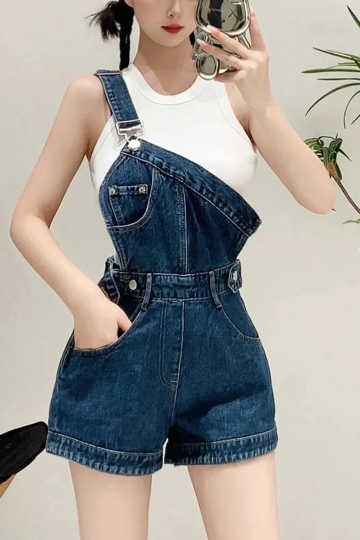 Summer 2026 Slimming Fashion Design Single Shoulder Strap Shorts Uneven Denim Hot Pants High Waist Loose Fit No Stretch Jeans
Summer 2026 Slimming Fashion Design Single Shoulder Strap Shorts Uneven Denim Hot Pants High Waist Loose Fit No Stretch Jeans