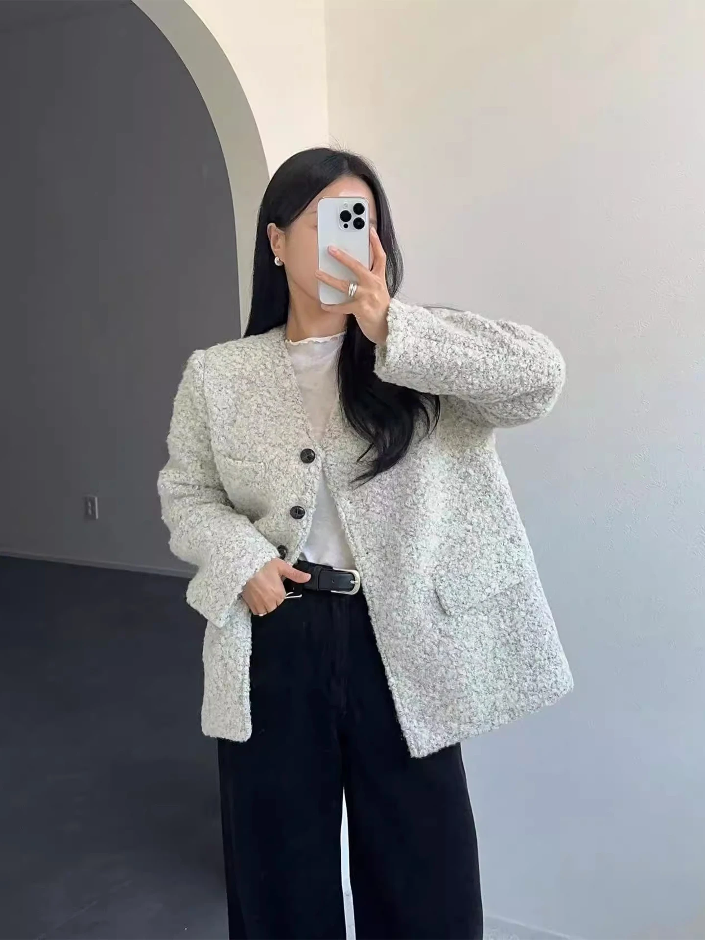 Retro V-Ne Woolen ort Coat Women's Loose Fit Autumn New Sle Single Button Korean Version Long Sve Woolen Top
Retro V-Ne Woolen ort Coat Women's Loose Fit Autumn New Sle Single Button Korean Version Long Sve Woolen Top