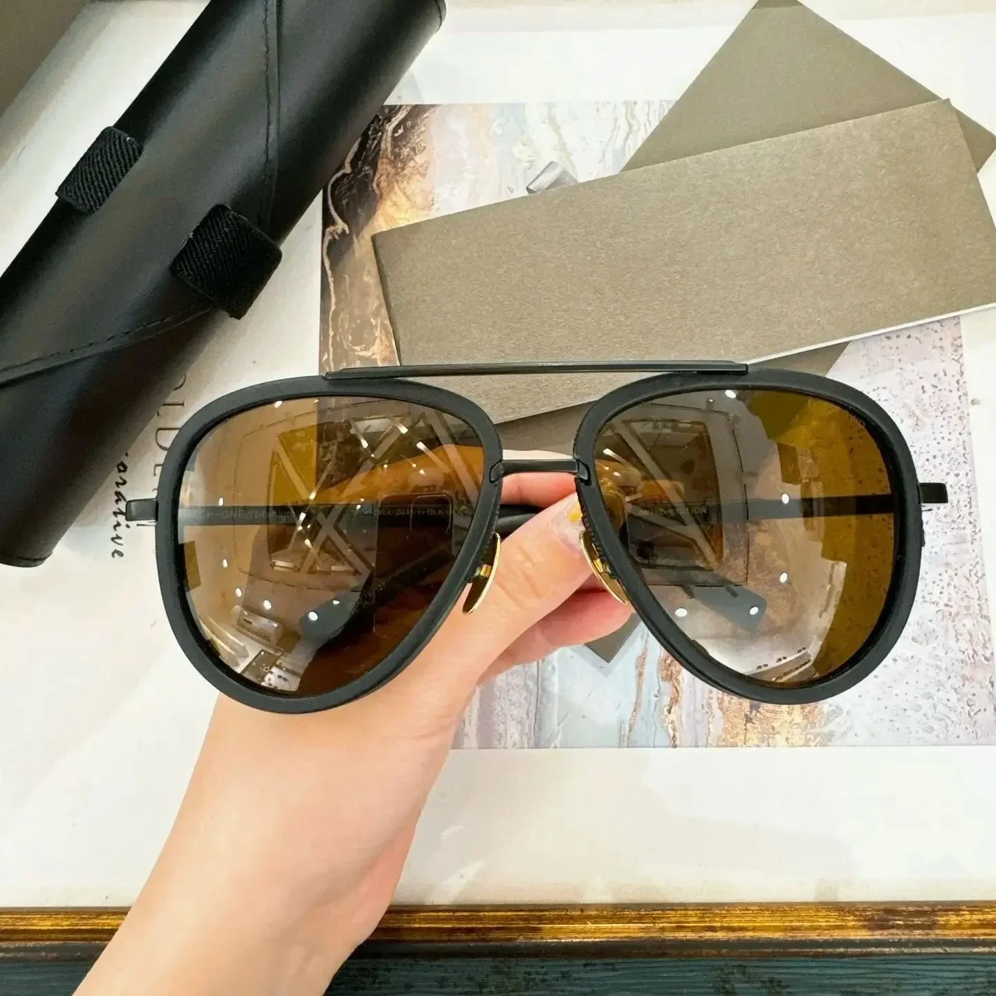 Original DRX-2031 MACH TWO LIMITED EDITION Retro titanium Men Sunglasses Premium Casual Oval Trendy Vintage Women Couple Eyewear
Original DRX-2031 MACH TWO LIMITED EDITION Retro titanium Men Sunglasses Premium Casual Oval Trendy Vintage Women Couple Eyewear